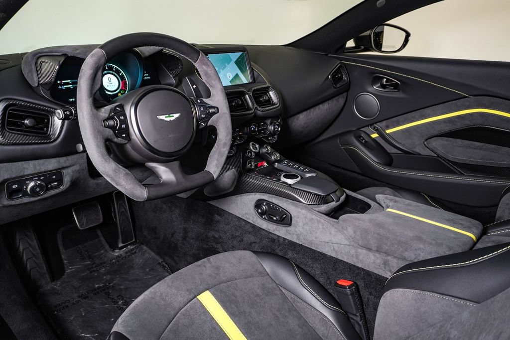 Used 2023 Aston Martin V8 Vantage Coupe RWD image 26