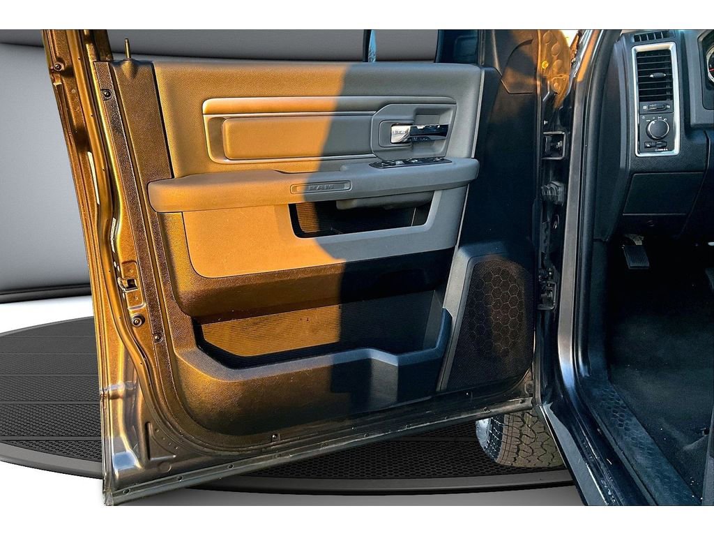 Used 2017 RAM 1500 Classic SLT image 22