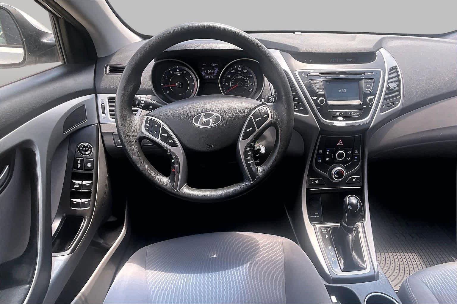 Used 2014 Hyundai Elantra SE w/ Option Group 02 FWD image 5