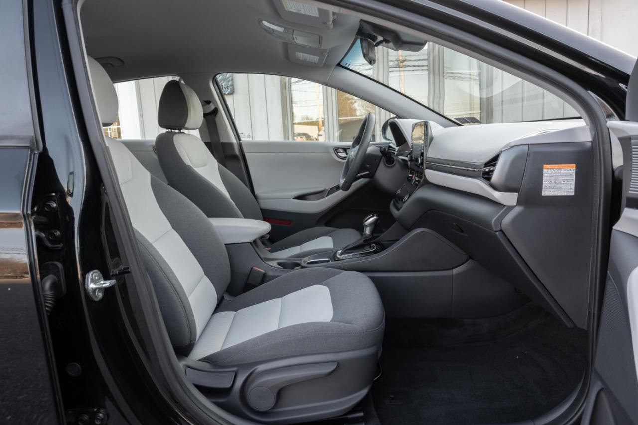 Used 2020 Hyundai Ioniq Blue FWD image 27