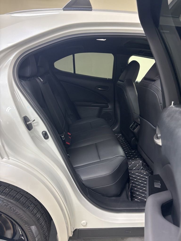 Used 2022 Lexus UX 200 w/ Premium Package FWD image 31