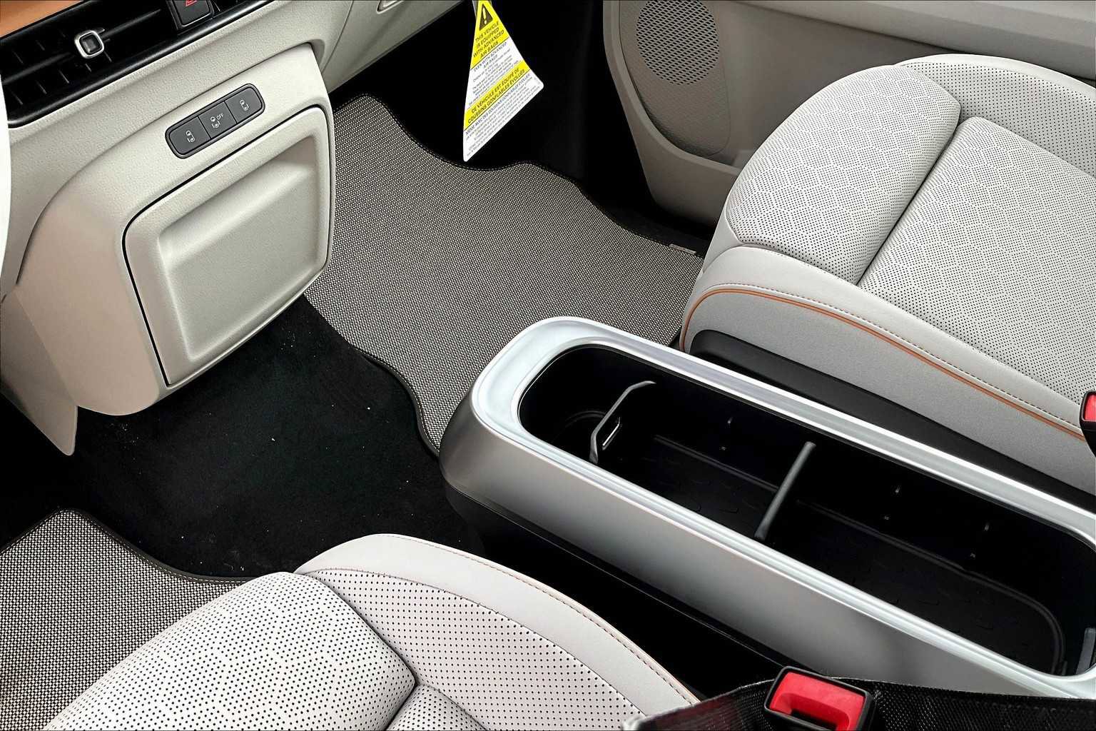 New 2025 Volkswagen ID. Buzz 1st Edition image 7