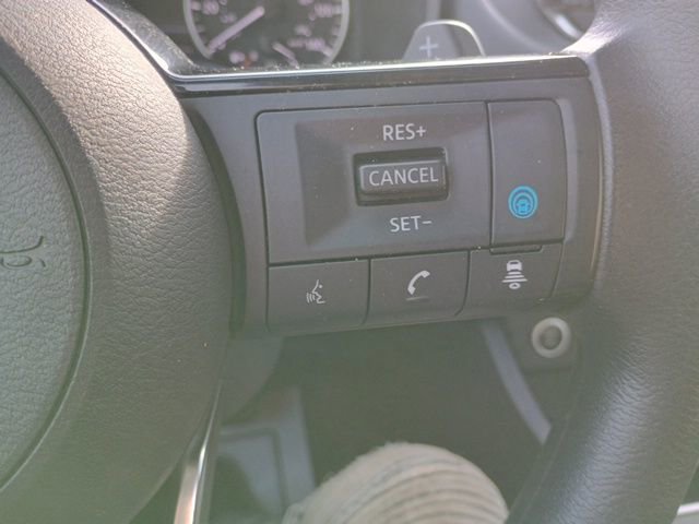 Used 2023 Nissan Rogue SV image 29