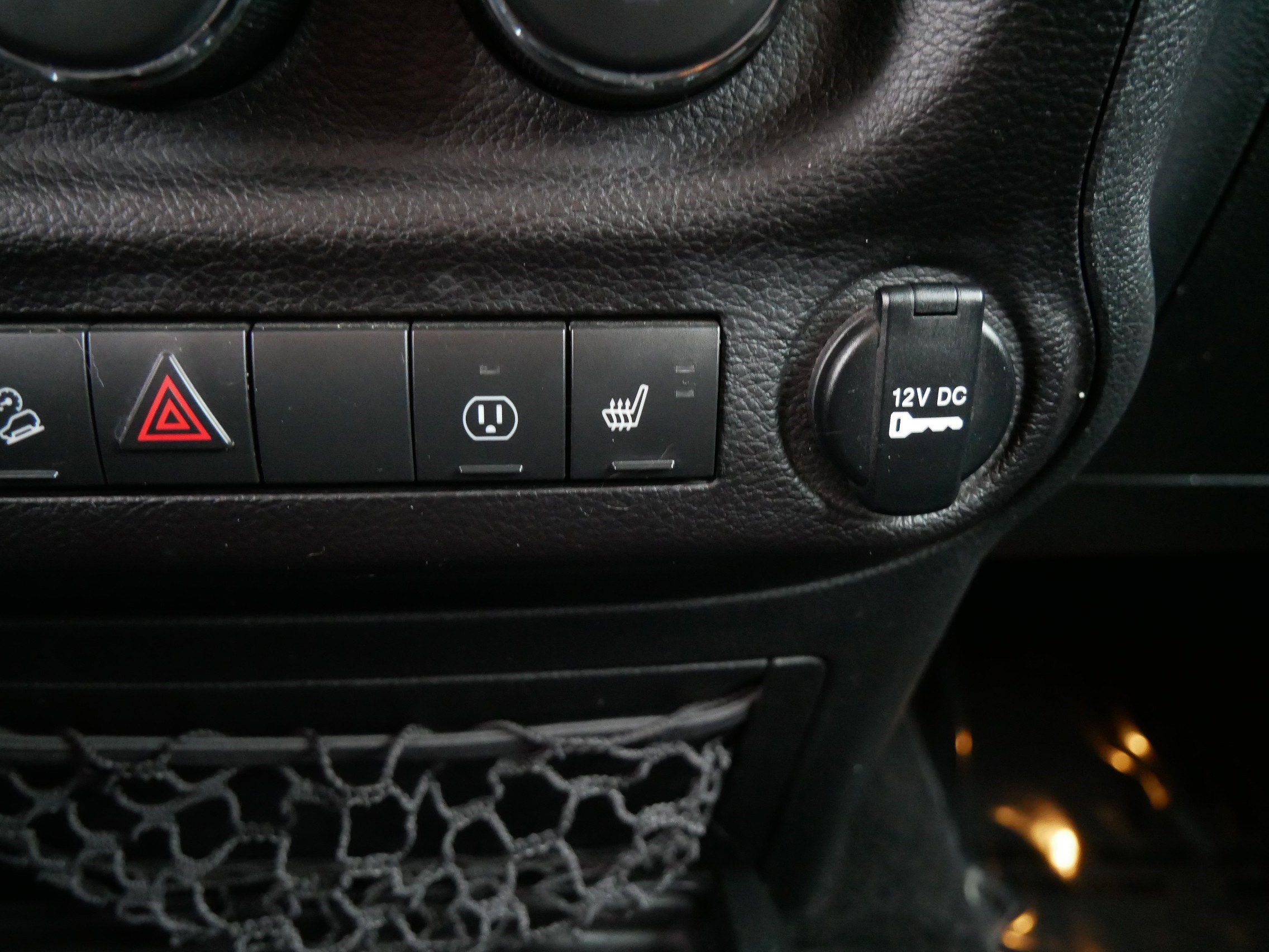 Used 2018 Jeep Wrangler Unlimited Sahara image 30