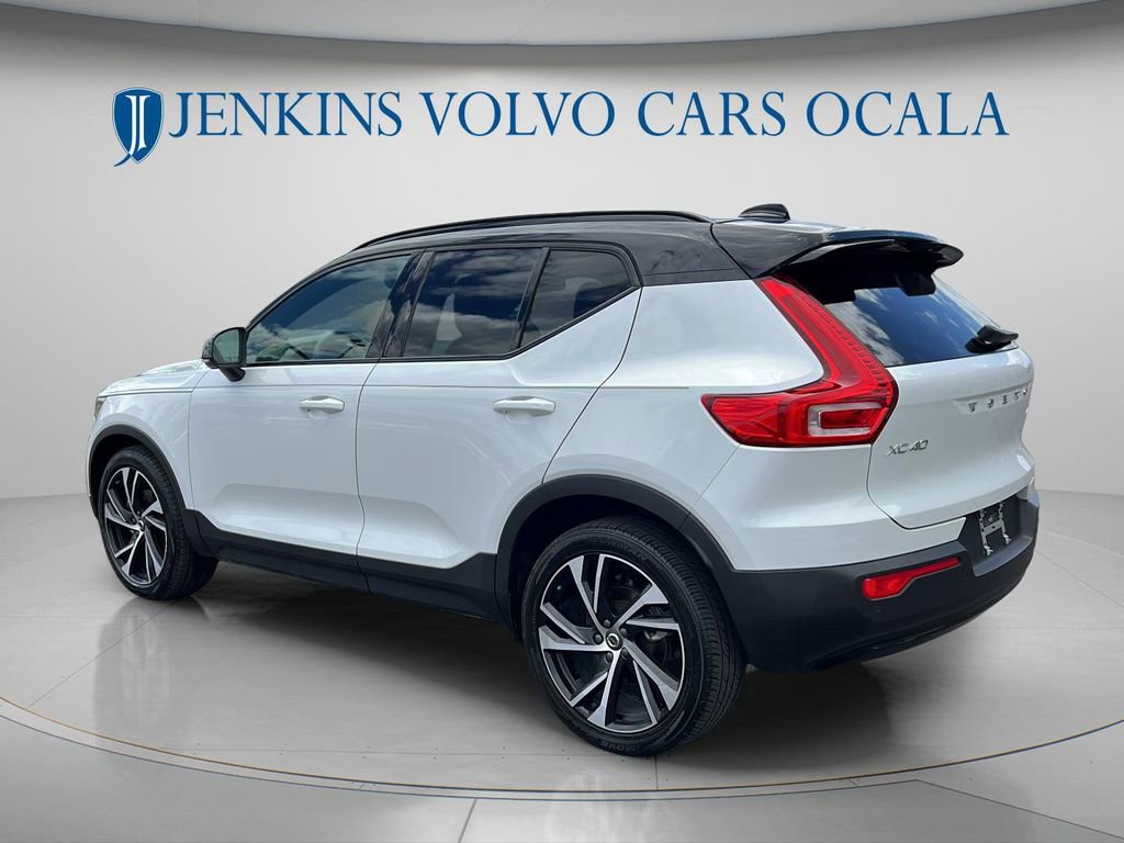 Used 2022 Volvo XC40 T5 R-Design w/ Advanced Package AWD/4WD image 5