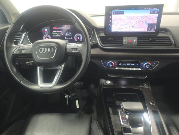 Used 2023 Audi Q5 2.0T Premium Plus w/ Premium Plus Package AWD/4WD image 9