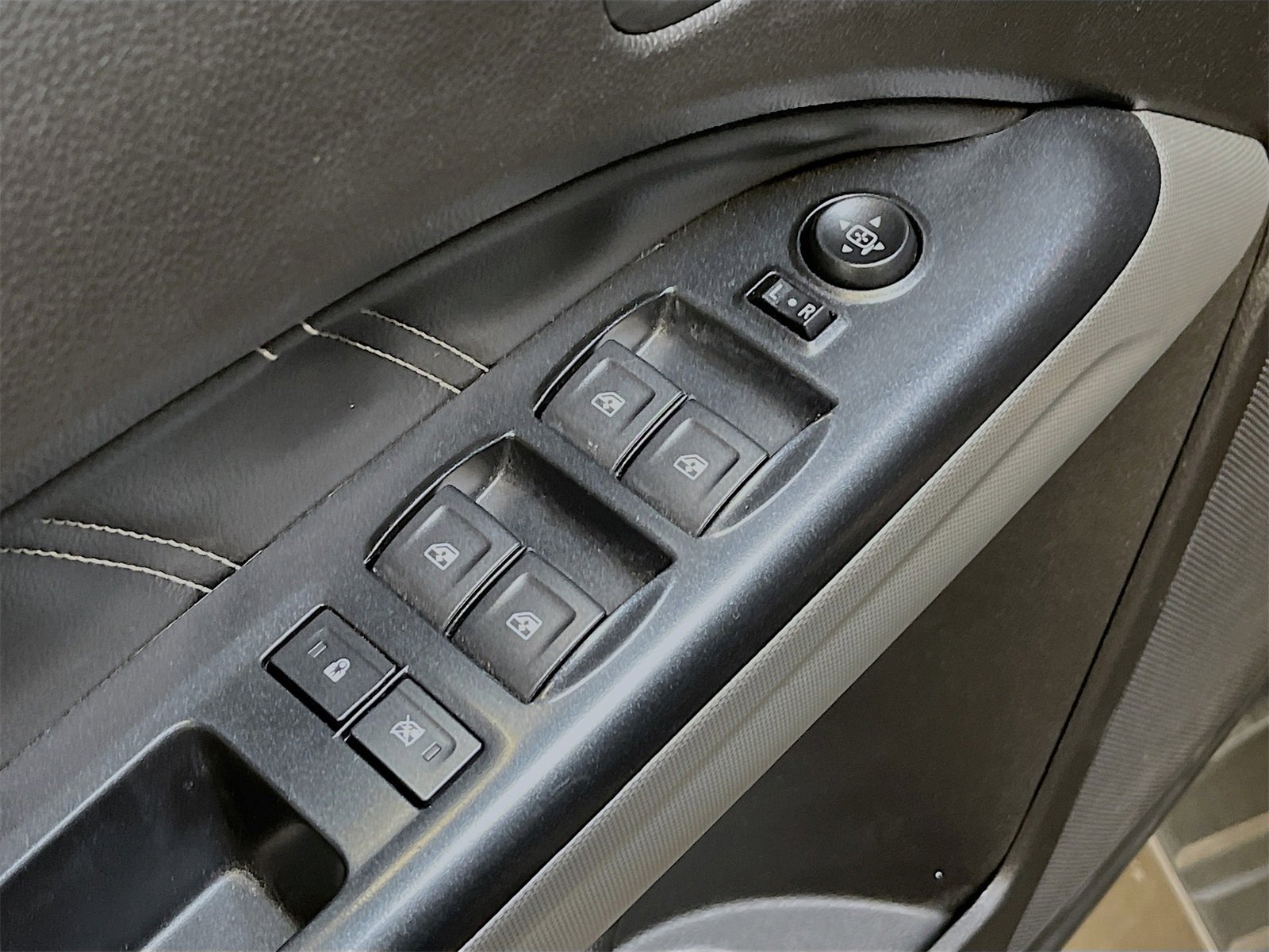 Used 2021 GMC Canyon Denali image 18