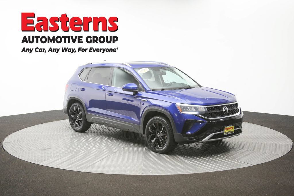 Used 2022 Volkswagen Taos SE w/ Panoramic Sunroof Package FWD image 49