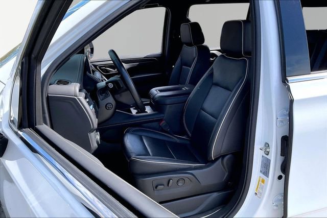 Used 2024 Chevrolet Suburban Premier AWD/4WD image 15