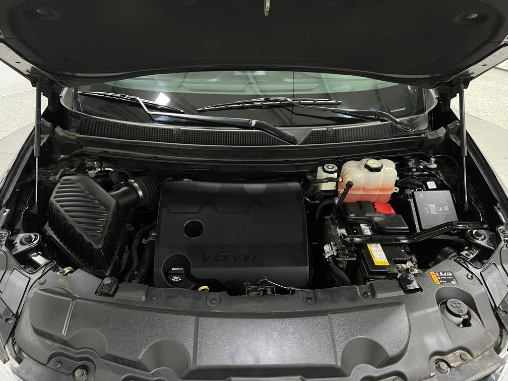 Used 2021 Chevrolet Traverse RS w/ LPO, 'HIT The Road' Package image 26