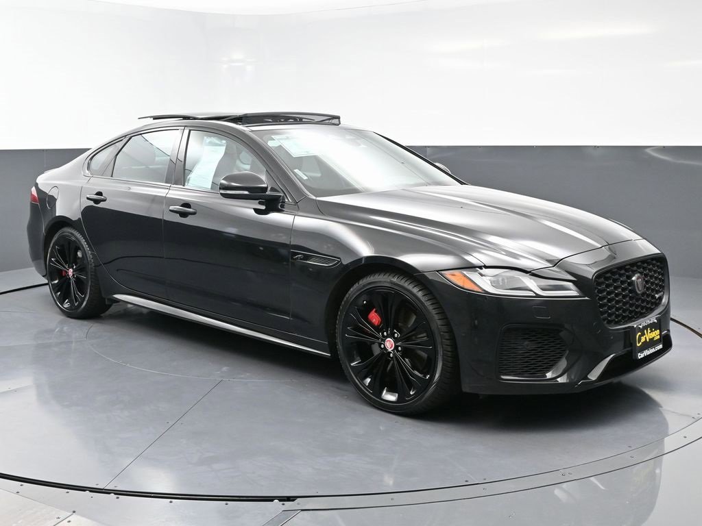 Used 2022 Jaguar XF R-Dynamic SE image 3