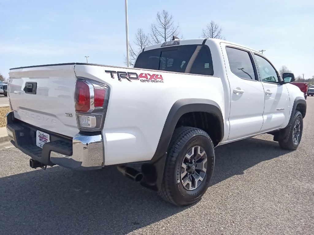 Used 2023 Toyota Tacoma TRD Off-Road image 3