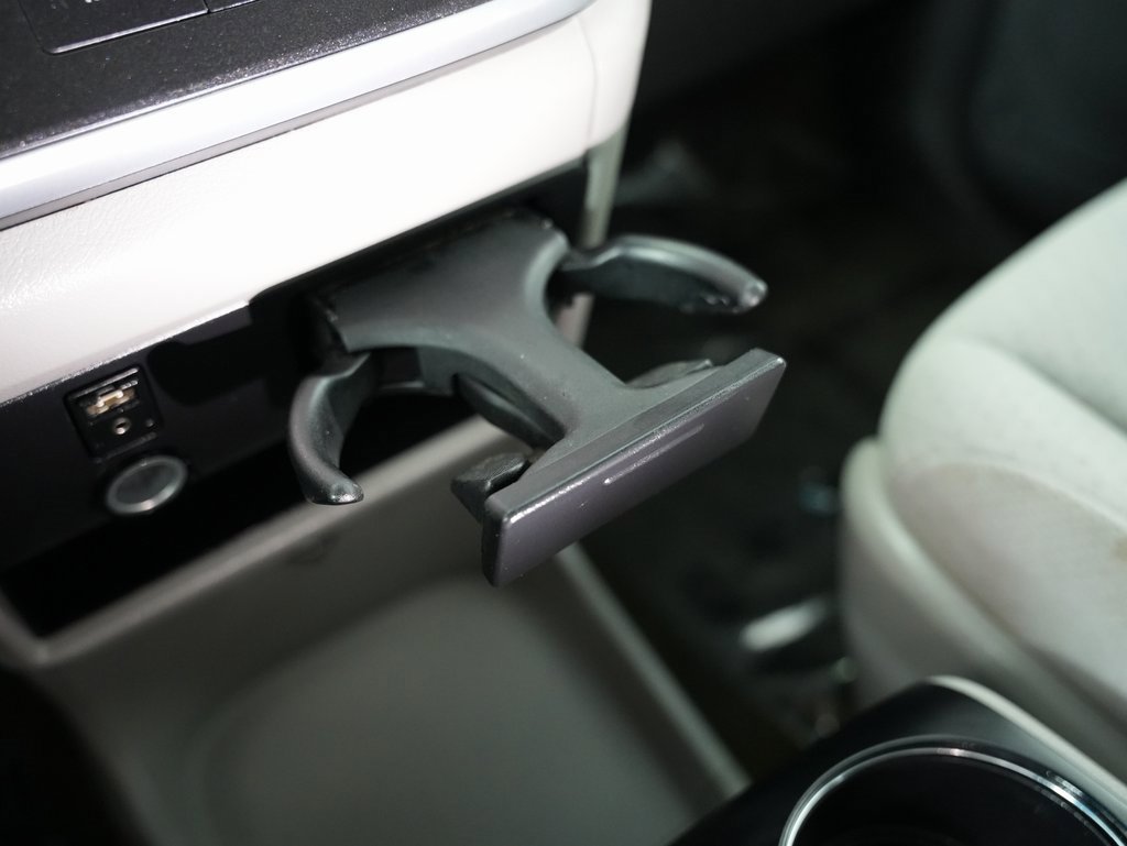 Used 2015 Toyota Sienna LE image 25