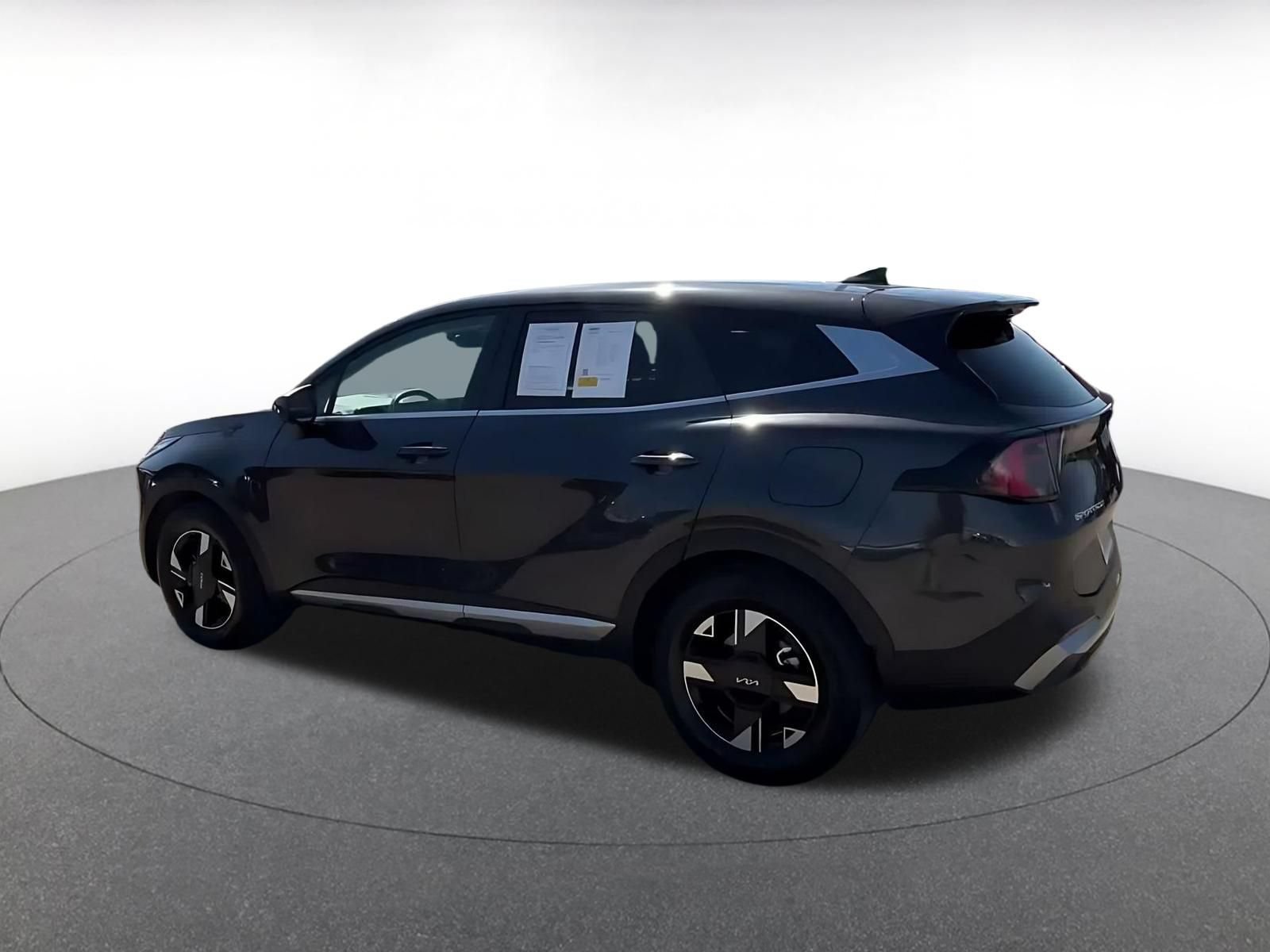 Used 2026 Kia Sportage LX FWD image 9