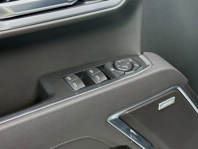 Used 2025 Chevrolet Silverado 1500 LT Trail Boss w/ Convenience Package II AWD/4WD image 20