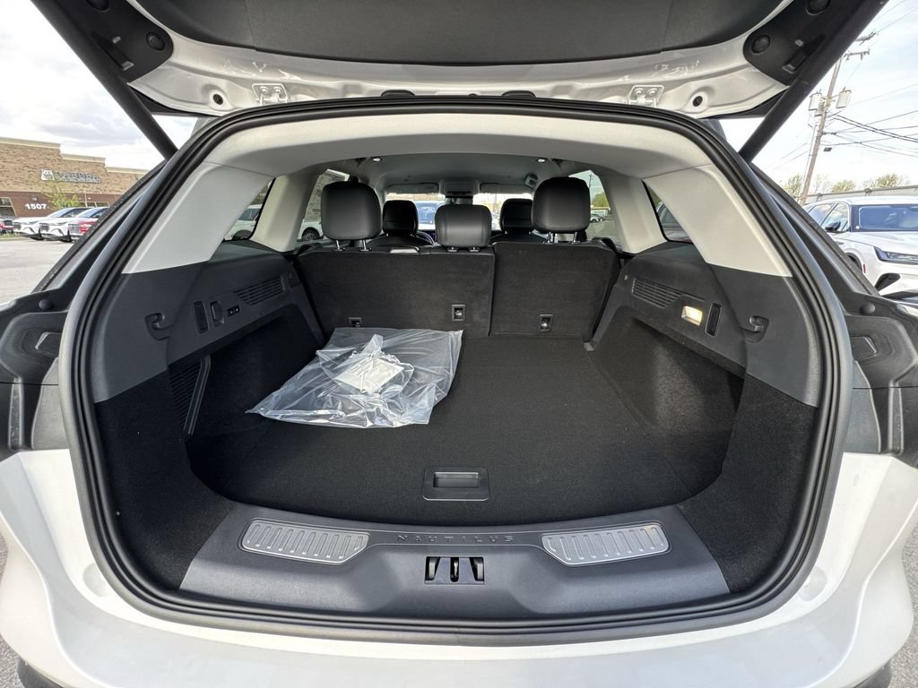 New 2026 Lincoln Nautilus Premier AWD/4WD image 23