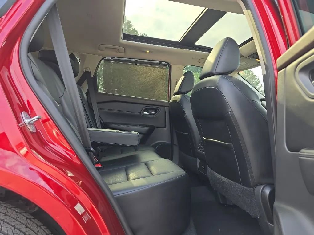 Used 2022 Nissan Rogue SV w/ SV Premium Package image 44