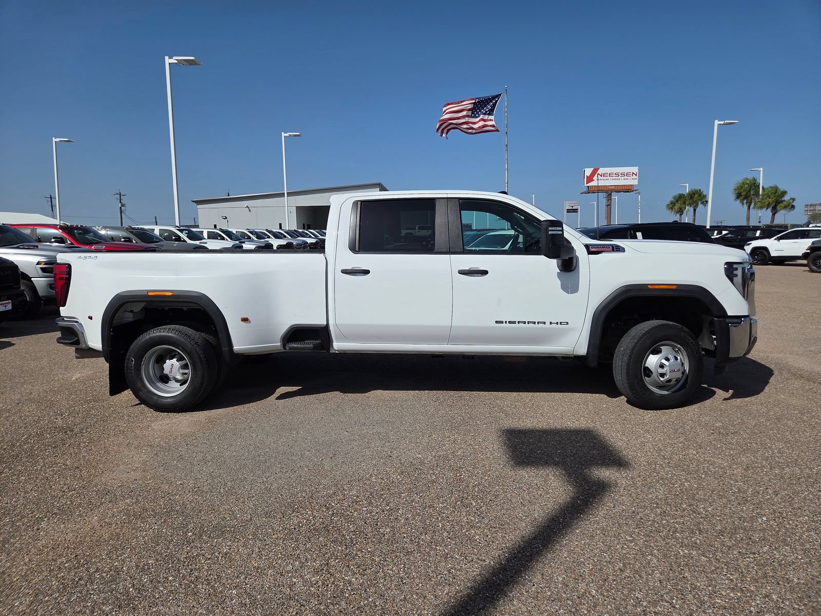 Used 2024 GMC Sierra 3500 Pro AWD/4WD image 10