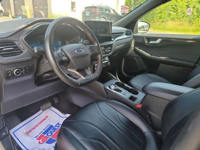 Used 2025 Ford Escape ST-Line Elite w/ Premium Technology Package AWD/4WD image 12