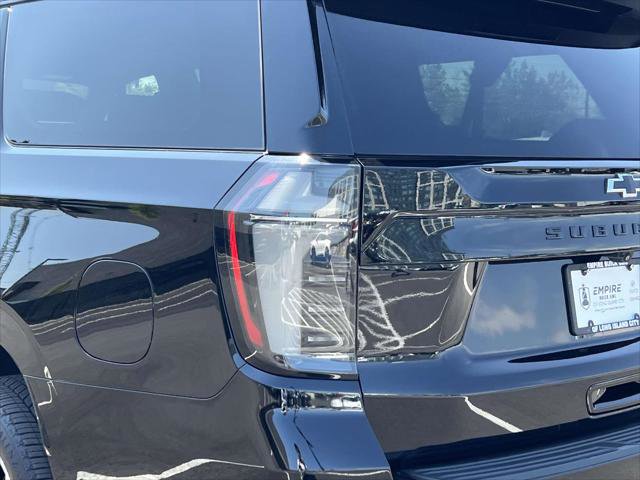 Used 2025 Chevrolet Suburban RST w/ Comfort Package AWD/4WD image 13