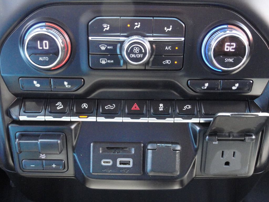 Used 2020 Chevrolet Silverado 1500 LT w/ Texas Edition AWD/4WD image 16