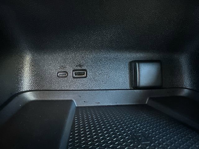 Used 2025 Chevrolet Traverse Z71 image 37