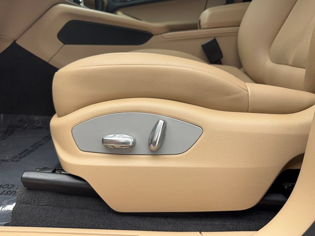 Used 2022 Porsche Macan AWD/4WD image 20