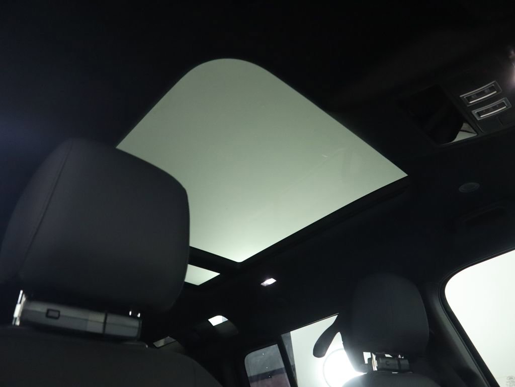 New 2026 Land Rover Defender 110 S image 19