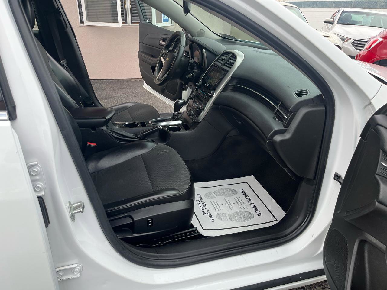 Used 2015 Chevrolet Malibu LT image 27