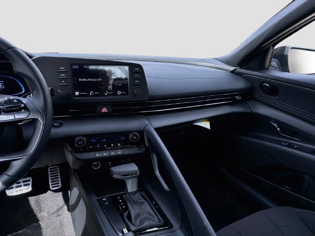 Certified 2026 Hyundai Elantra Sport FWD image 23