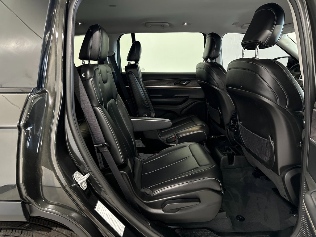 Used 2023 Jeep Grand Cherokee L Limited image 24