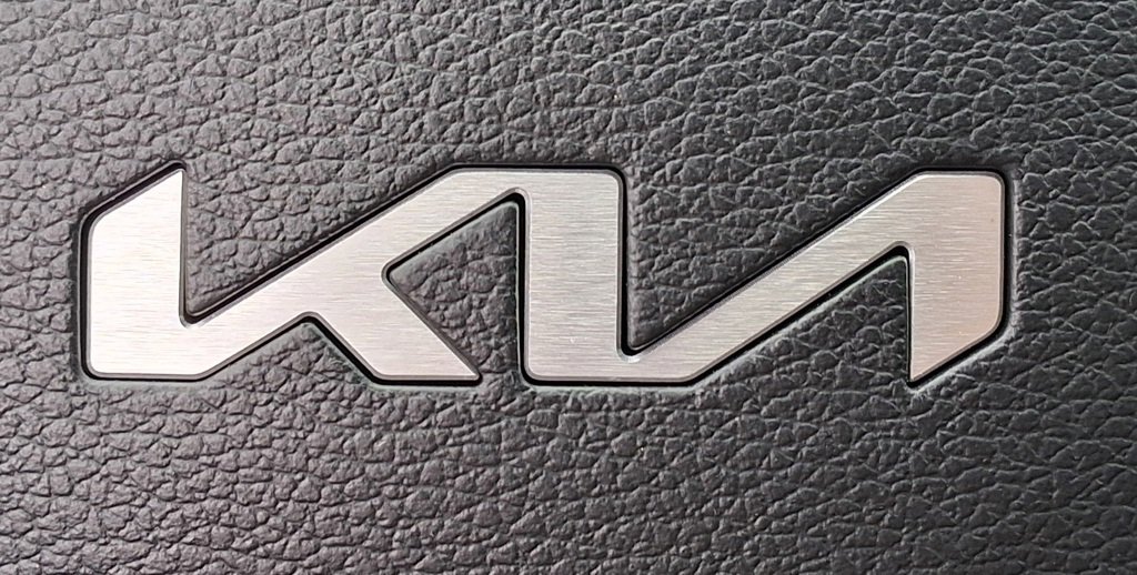 Used 2023 Kia Telluride EX w/ EX Captain's Chair Package image 23