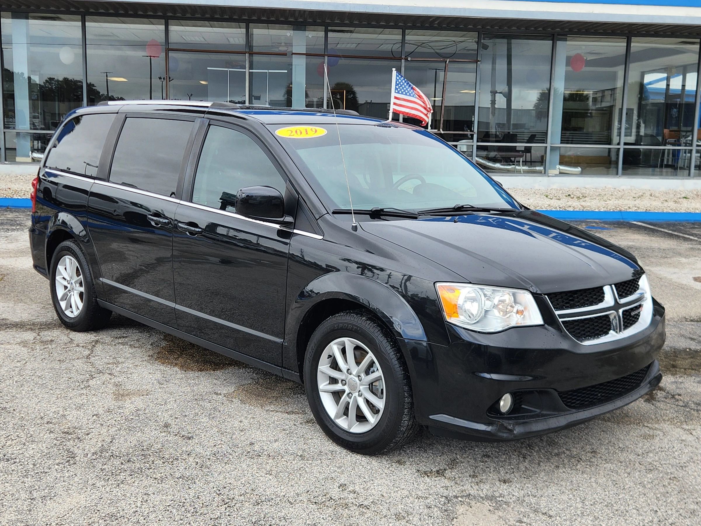 Used 2019 Dodge Grand Caravan SXT image 21