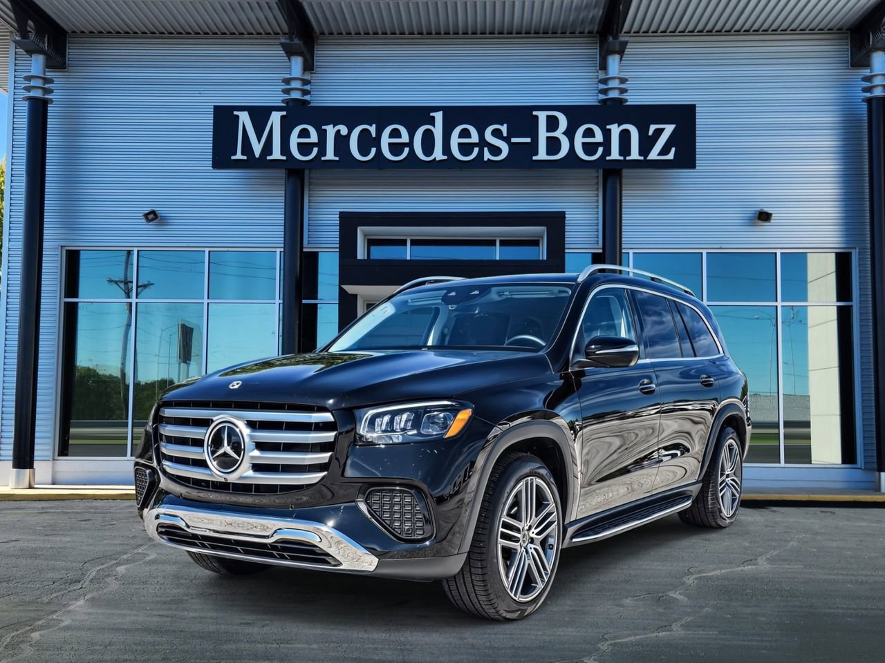 New 2026 Mercedes-Benz GLS 450 4MATIC image 3