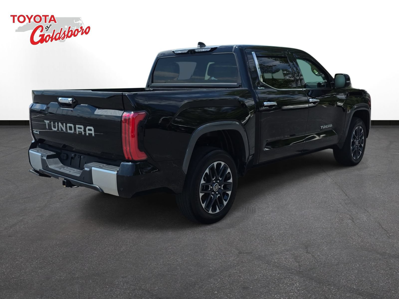 Used 2024 Toyota Tundra Limited AWD/4WD image 5