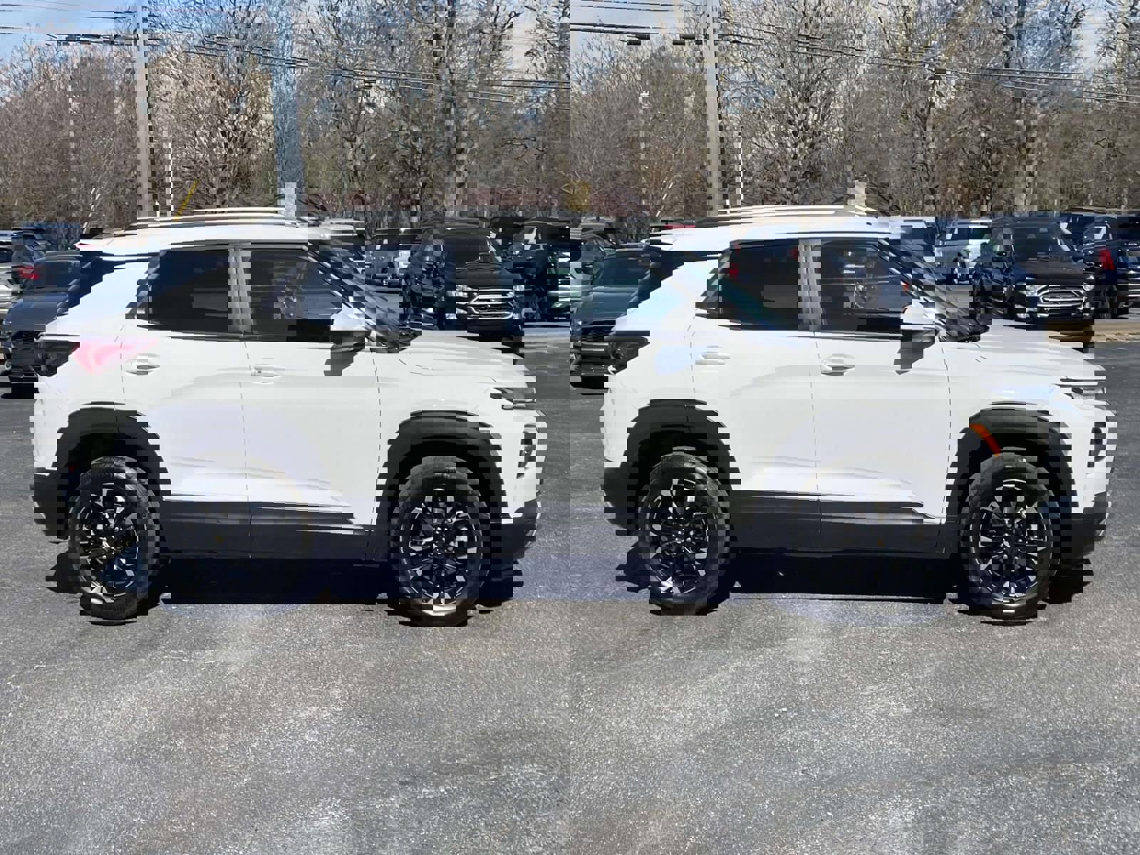 Used 2023 Chevrolet TrailBlazer LT w/ Convenience Package image 2