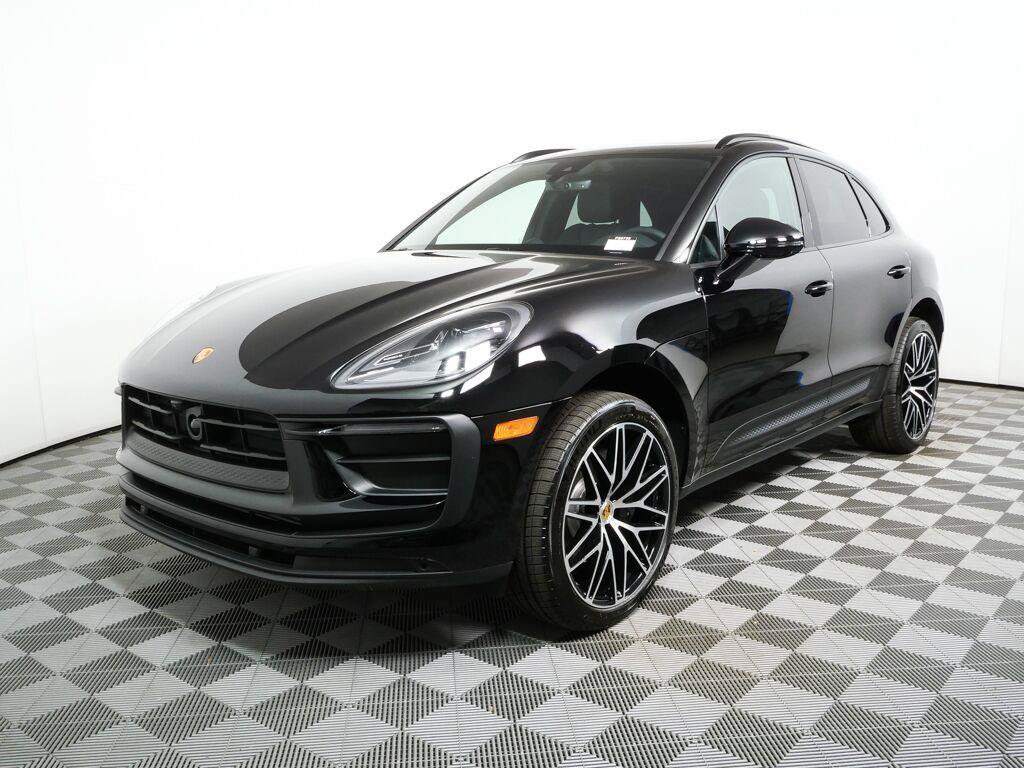 Certified 2026 Porsche Macan AWD/4WD image 1