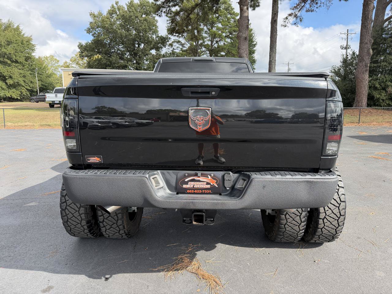 Used 2017 RAM 3500 Tradesman w/ Chrome Appearance Group AWD/4WD image 3