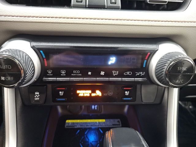 Used 2019 Toyota RAV4 Limited image 24