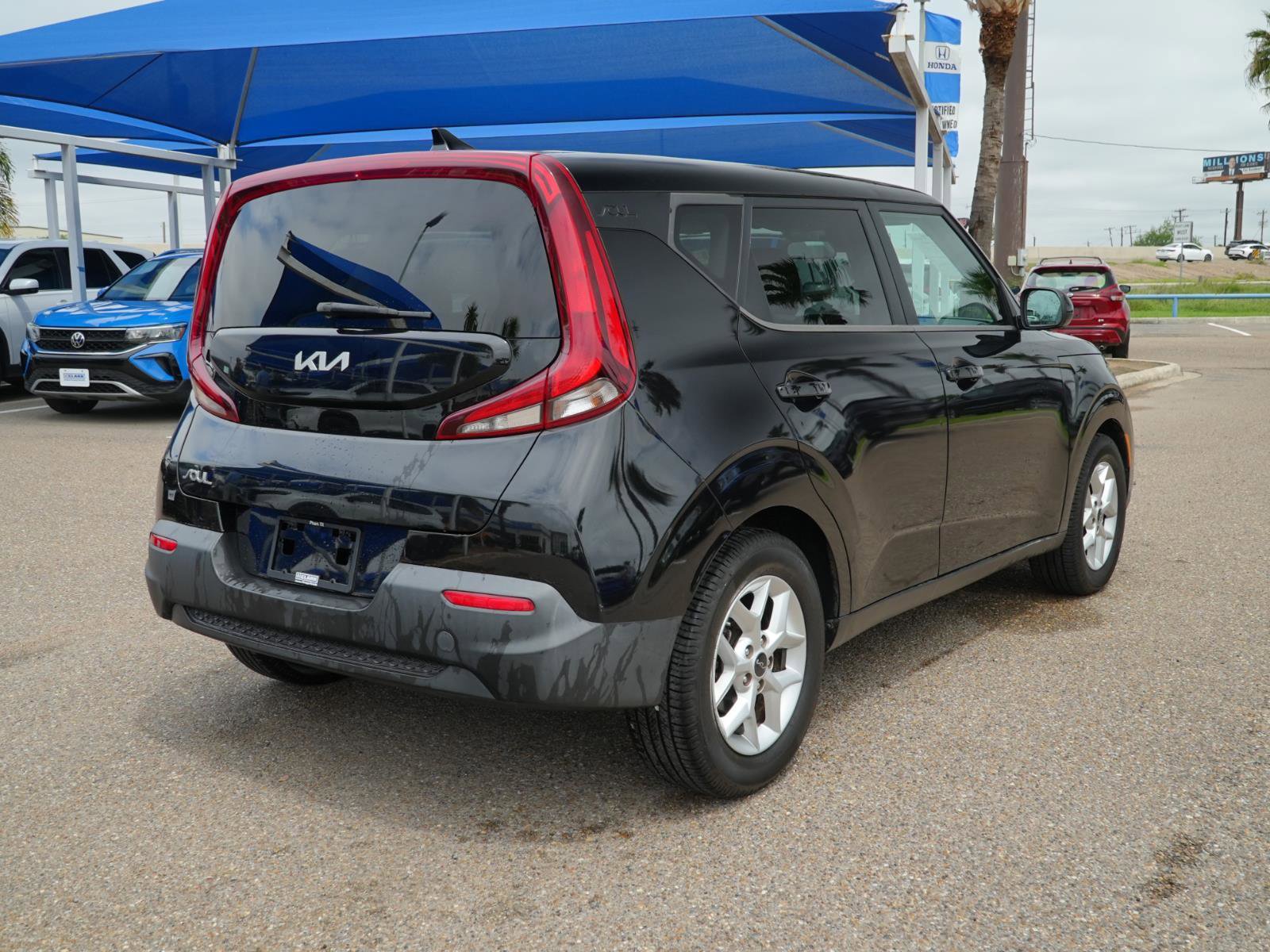 Used 2022 Kia Soul LX w/ Technology Package FWD image 5