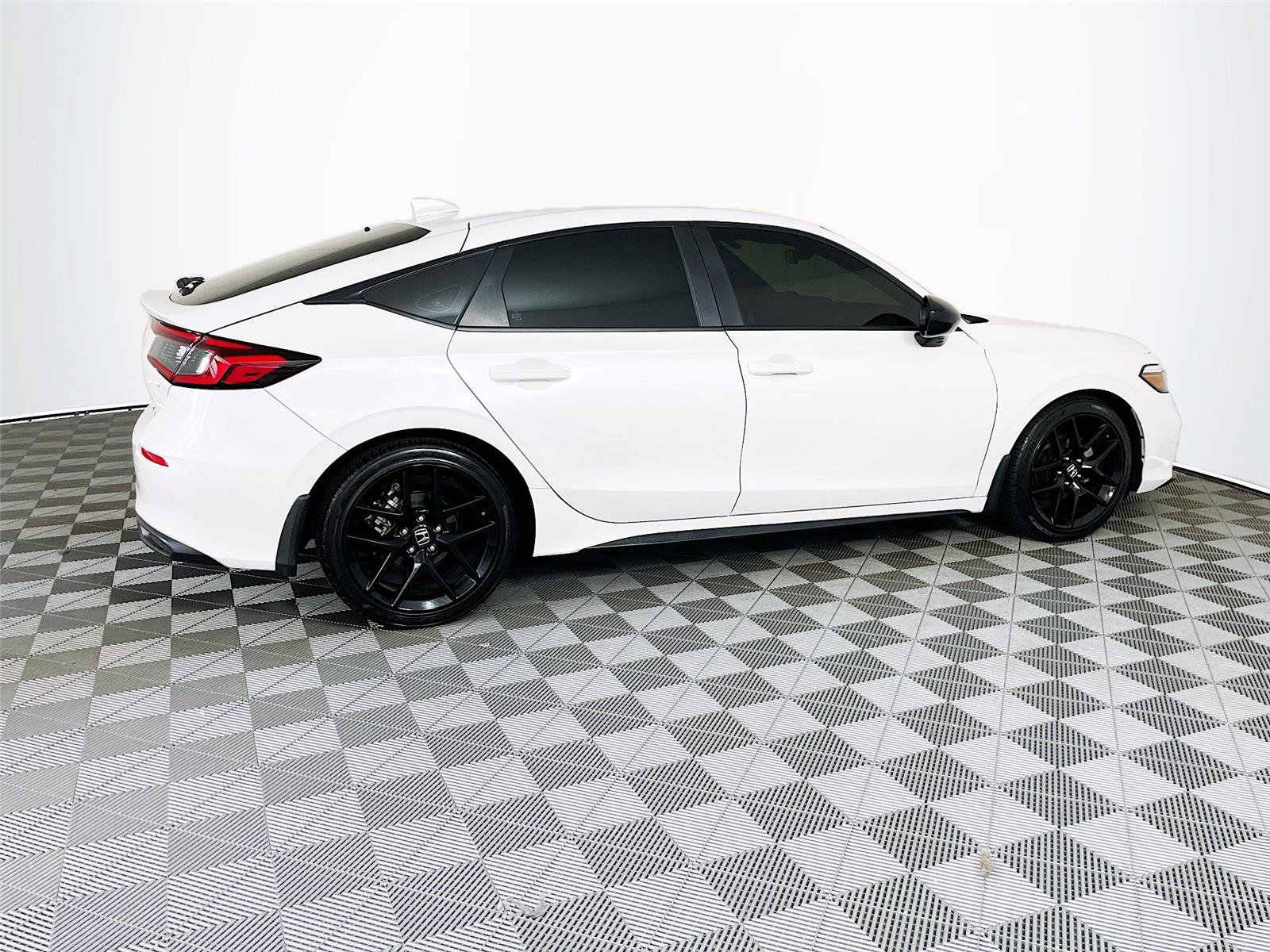 Used 2025 Honda Civic Sport image 11