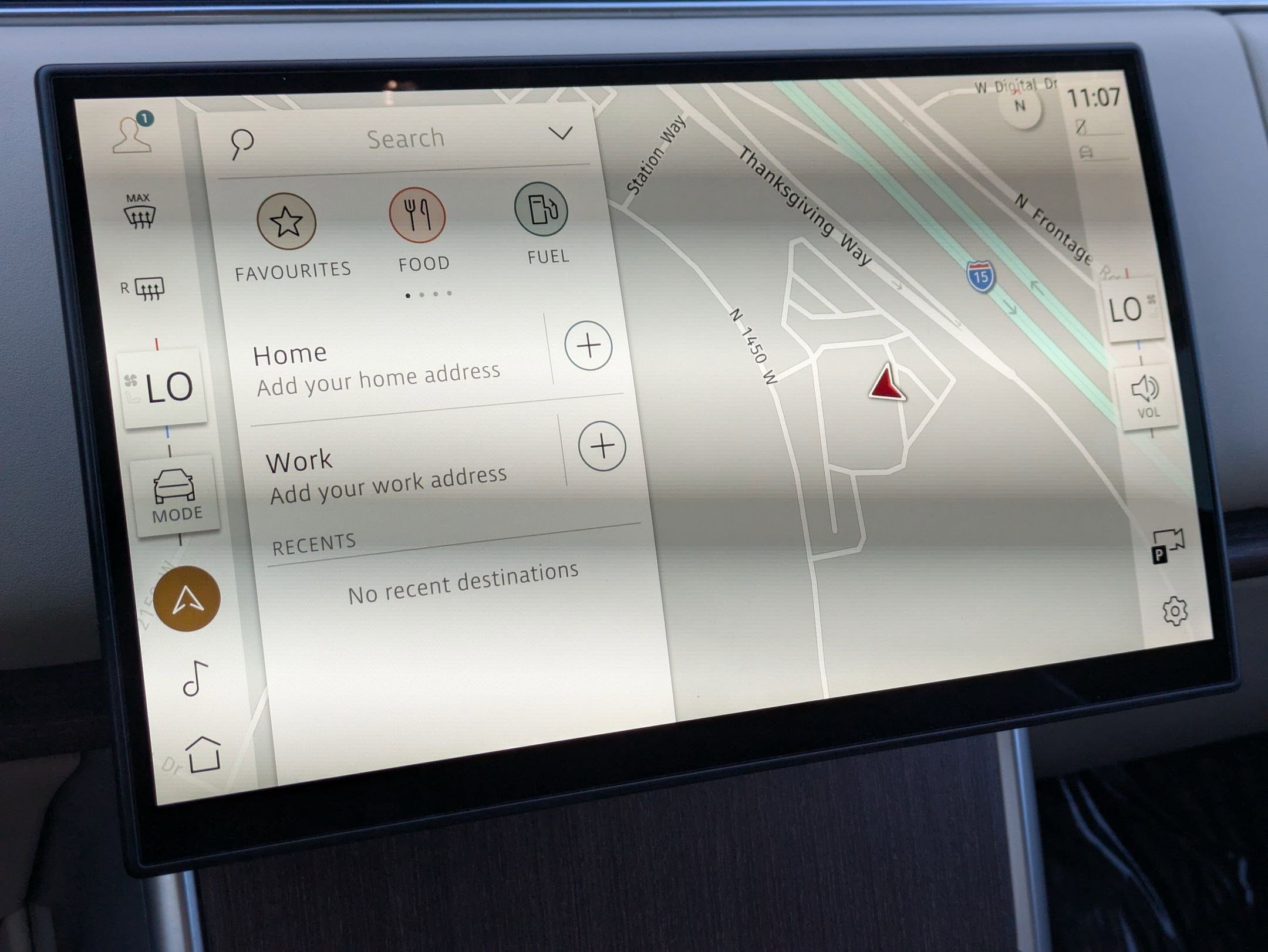 Certified 2024 Land Rover Range Rover SE image 21