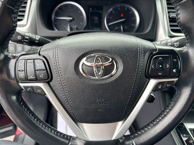 Used 2019 Toyota Highlander XLE AWD/4WD image 22