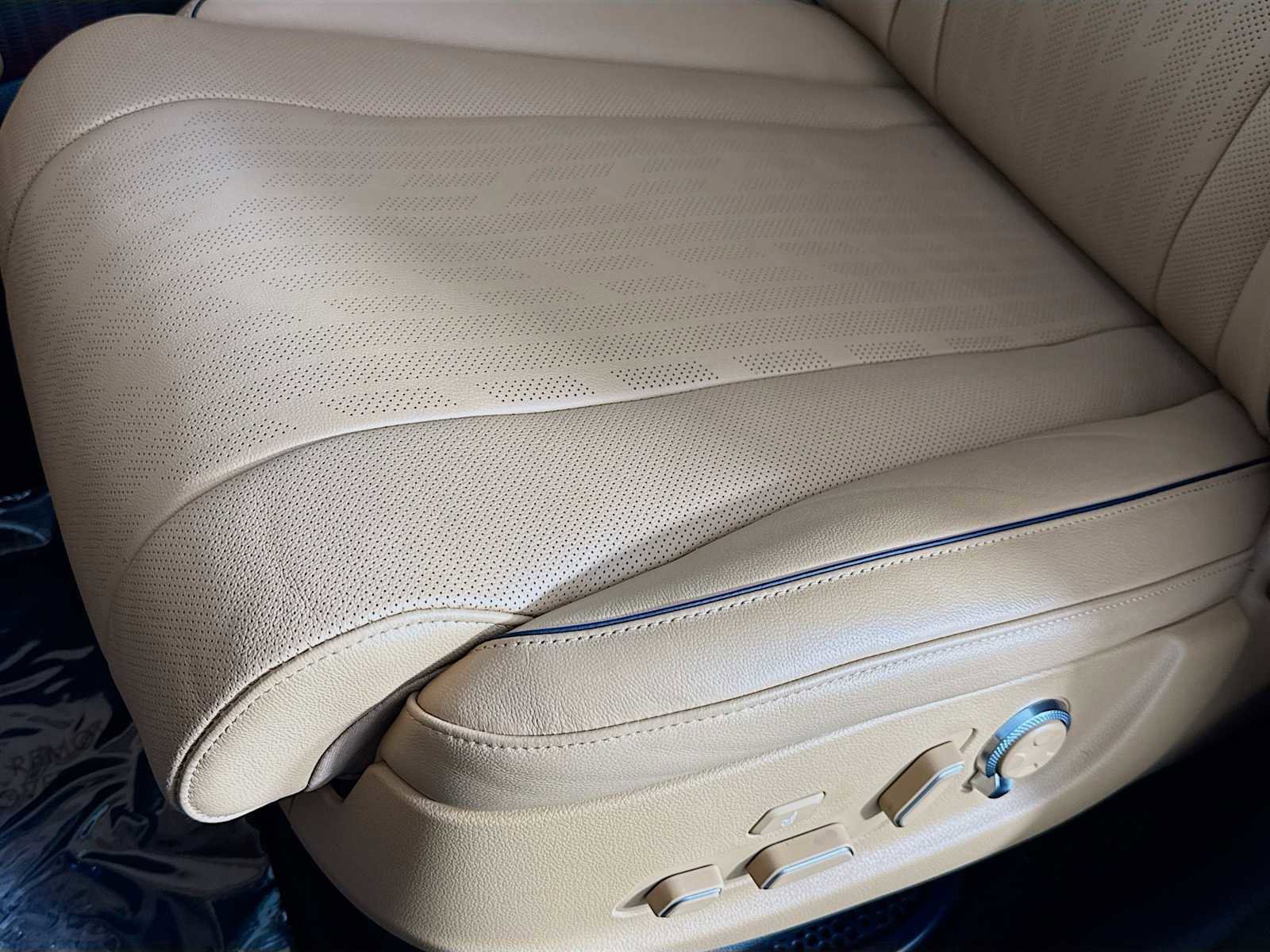 Used 2023 Genesis GV80 2.5T w/ Prestige Package image 21