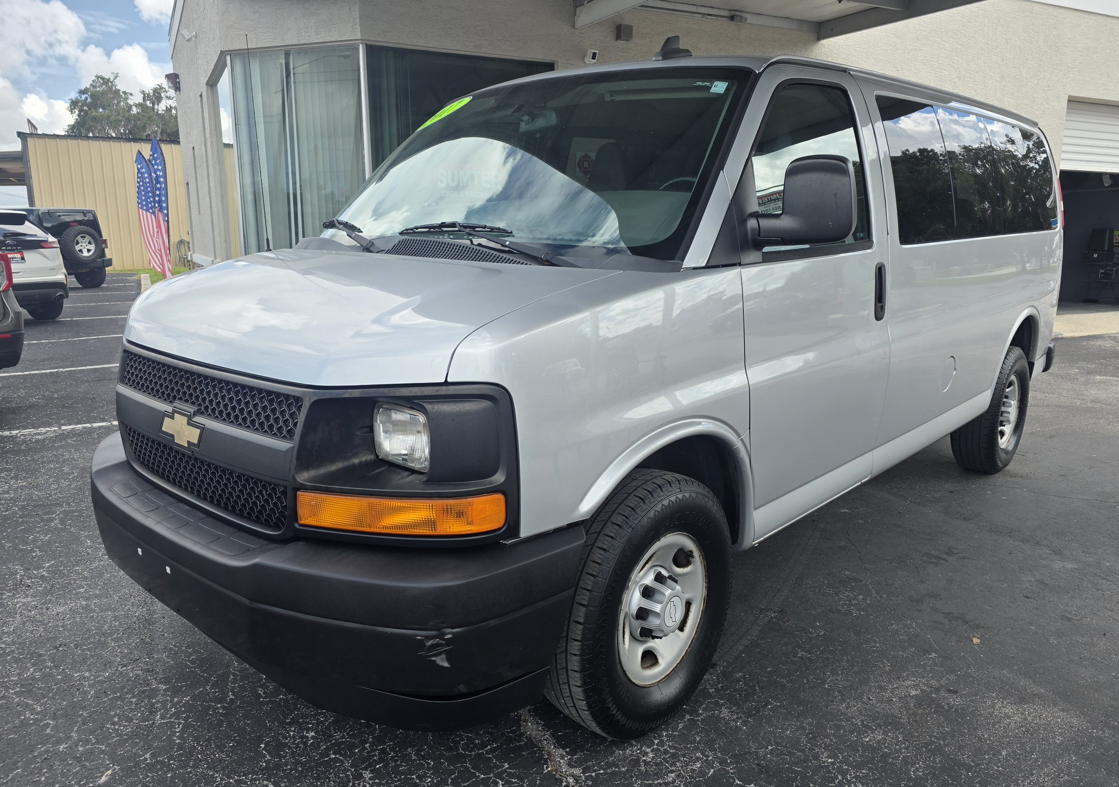 Used 2017 Chevrolet Express 2500 LS RWD image 2