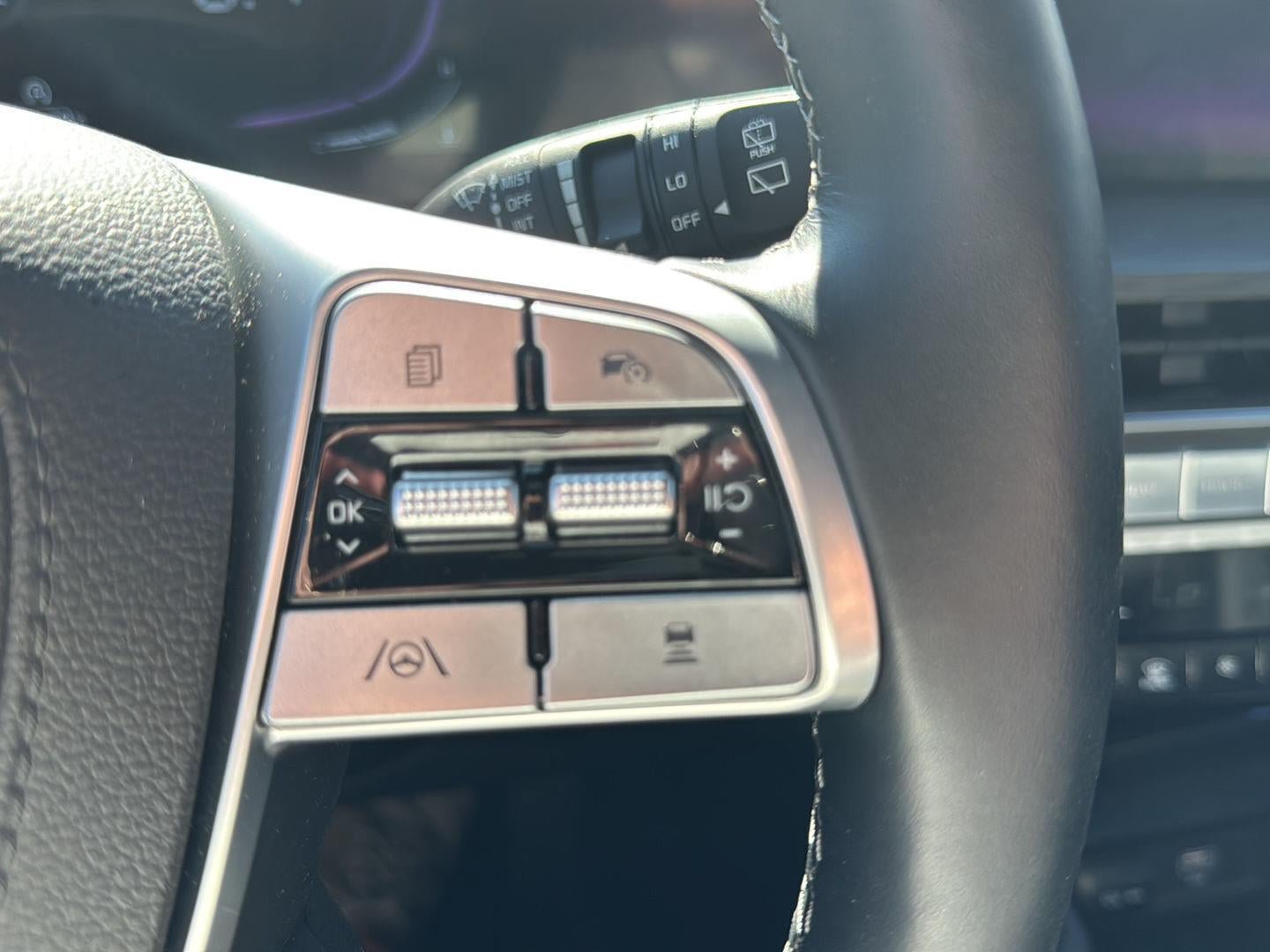Used 2025 Kia Telluride AWD image 29