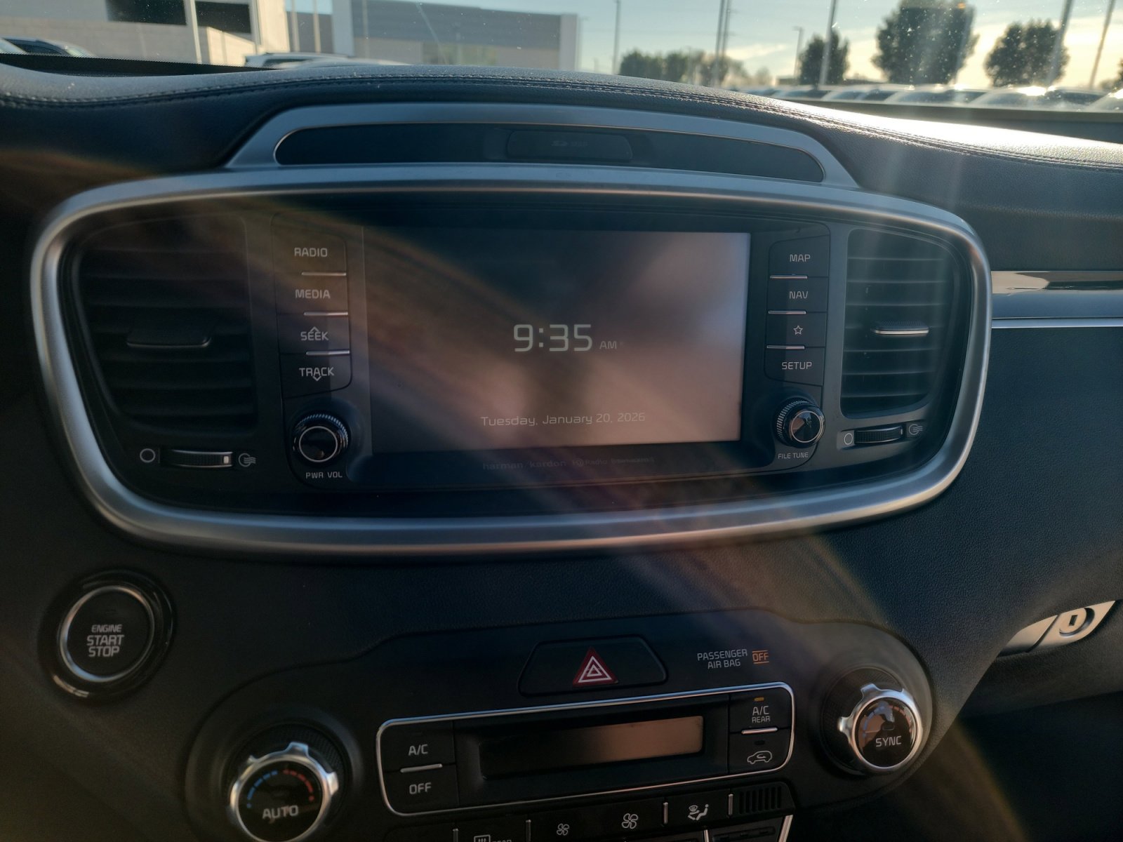 Used 2019 Kia Sorento SX image 28