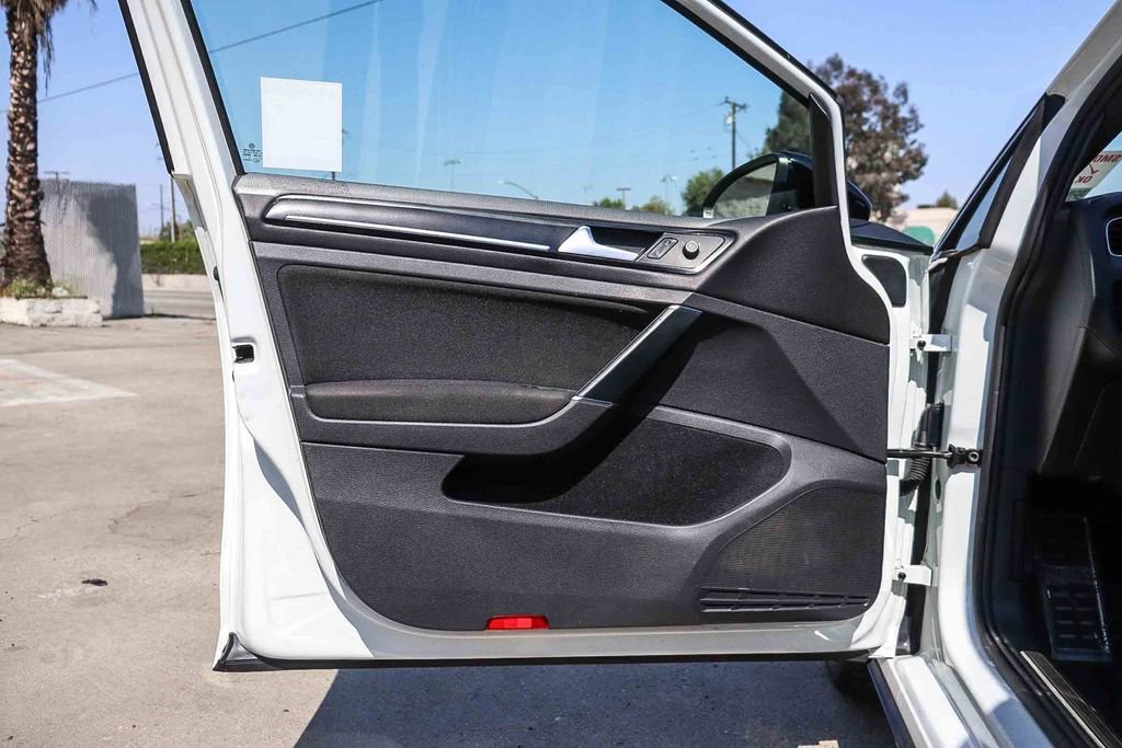 Used 2017 Volkswagen GTI Sport image 23