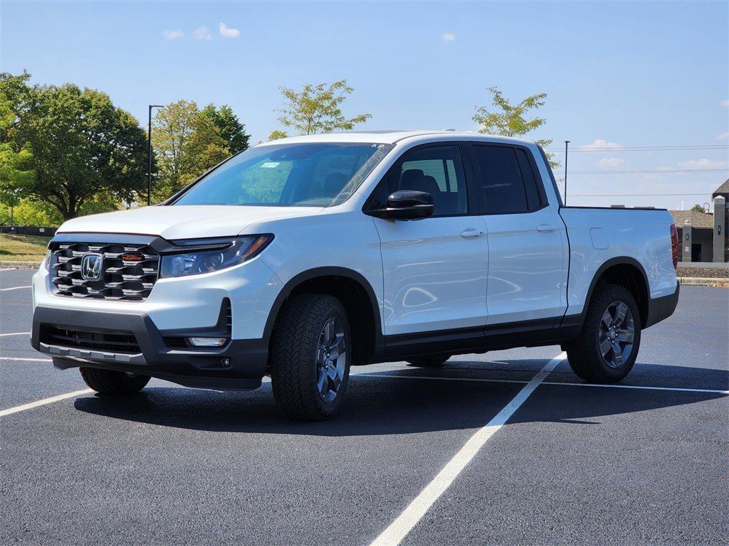 Used 2025 Honda Ridgeline TrailSport image 13