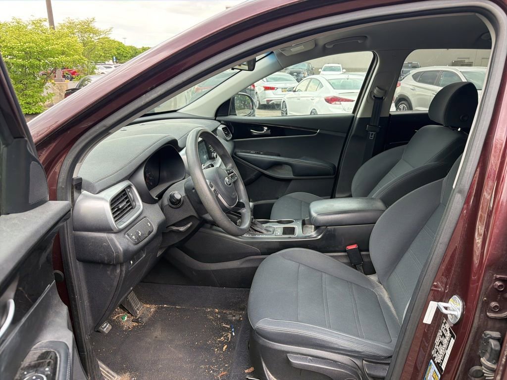 Used 2019 Kia Sorento LX image 9